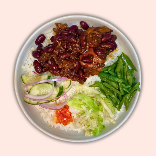 White rice ketjap chicken and black beans